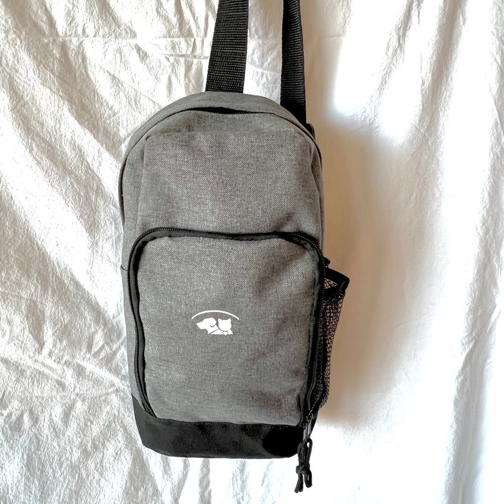 Gray Sling Style Bag From Hit Promotional Products, Dog and Cat Theme Like New!